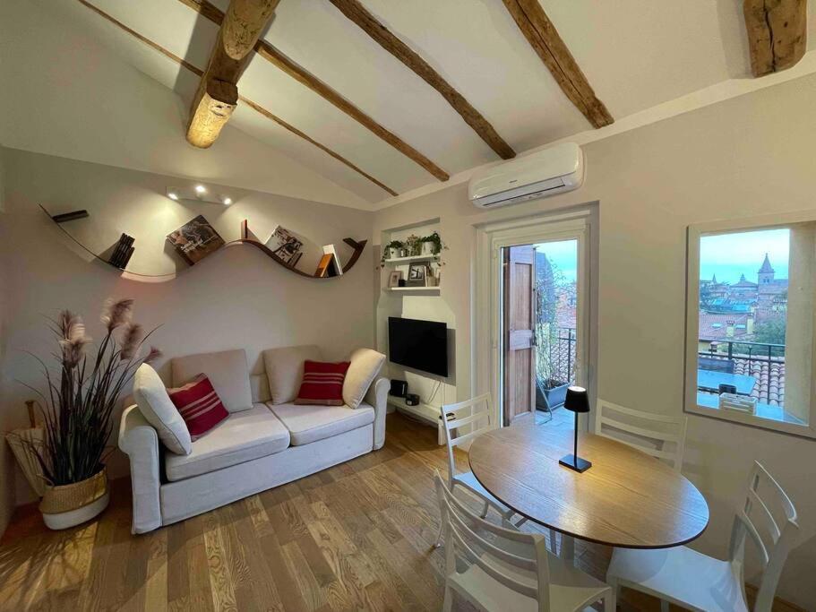Romantic Attic Room With Panoramic View 볼로냐 외부 사진
